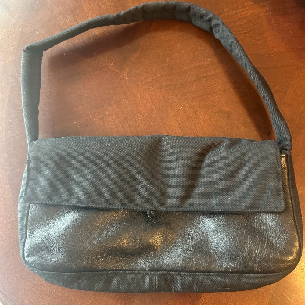 Stylish Black Handbag